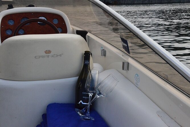1.5 Hours Private Tour of Lake Como - Prosecco, language, and practical comfort