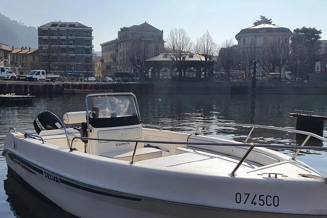 1 Hour Boat Rental Without License 40cv Engine on Lake Como - Moltrasio, Laglio, and Brienno by private boat