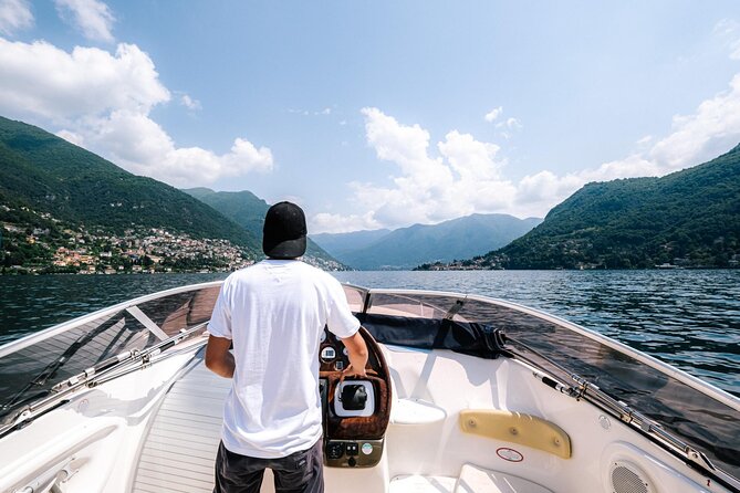 1 Hour Private Cruise on Lake Como Motoscafo Cranchi - Leaving Como and passing Villa Olmo