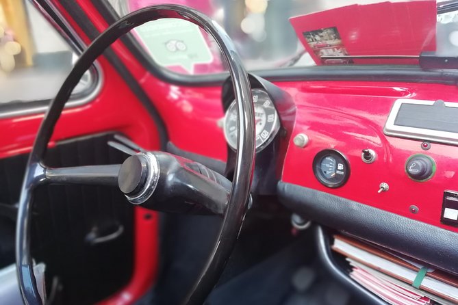 2 hour Vintage Fiat 500 Central City Tour in Milan - Art, design, and Milan’s polished side