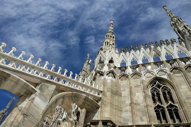 2-hours Duomo of Milan guided experience with entrance tickets - Why the Small Group and Headsets Matter