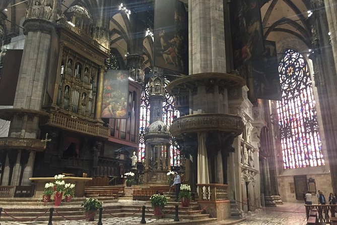 2-hours Duomo of Milan guided experience with entrance tickets - The Guides Make the Difference