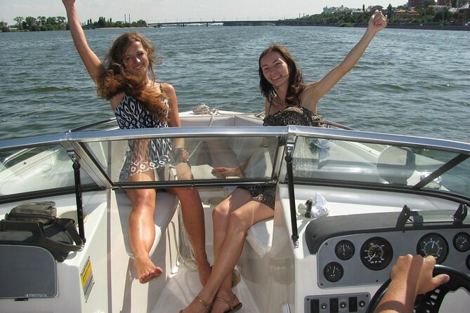2 Hours Private Boat Tour Como - Villa Pliniana and the eastern shore