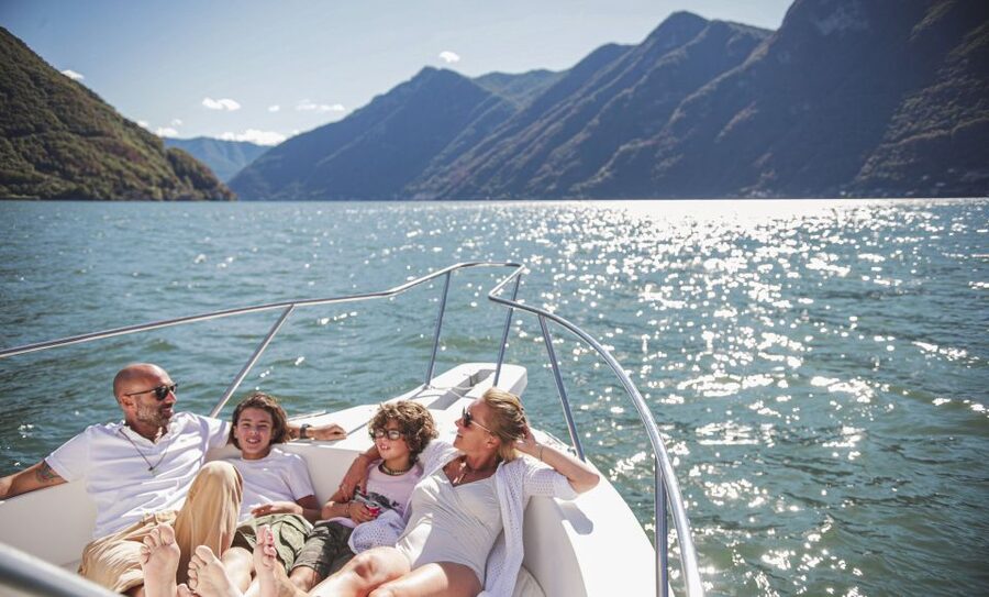 2 hours Private boat tour on lake of Como - Who will enjoy this Como cruise most