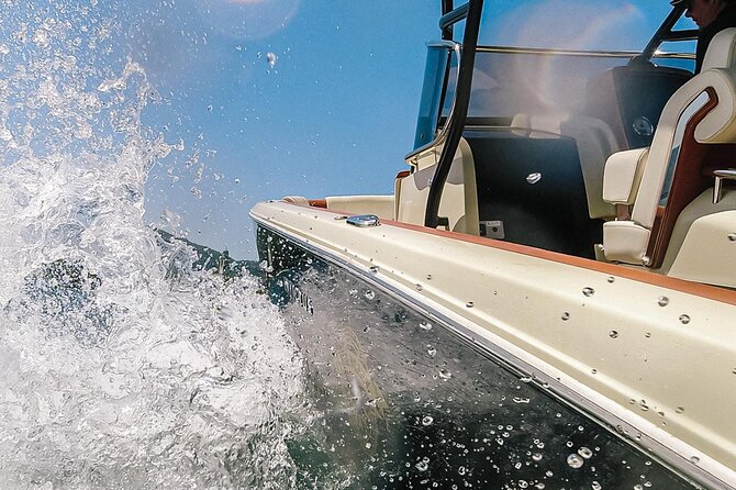 2H Private Cruise on Lake Como Tender yacht Invictus 9 pax - Nesso and the Roman bridge