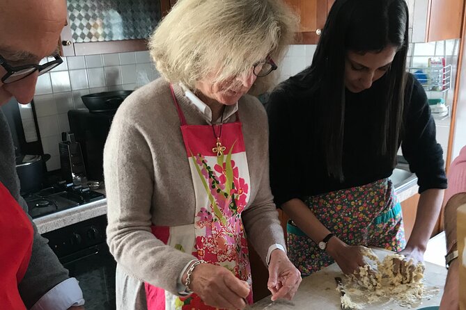 3.5 Hours Fresh Pasta and Tiramisù Cooking Class with Meal - Why the Private Format Matters