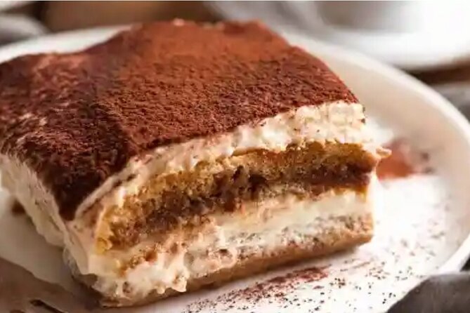 3 Hours Pizza and Tiramisù Workshop in Como - Why this Como food class feels different