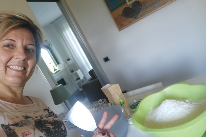 3 Hours Pizza and Tiramisù Workshop in Como - Making your own pizza from scratch