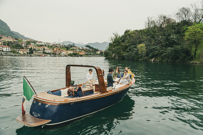 3 hours Private Boat Tour on Lake Como Bellagio - Tremezzo and the great western-shore villas