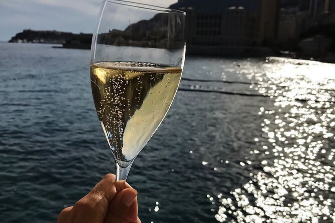 3 Hours Private Breathtaking Como Lake Boat Tour - Romantic residences and Villa Carlotta