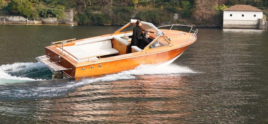 3 or 4 hours Classic Wooden Boat Tour with Prosecco - Why Lake Como looks better from a wooden boat