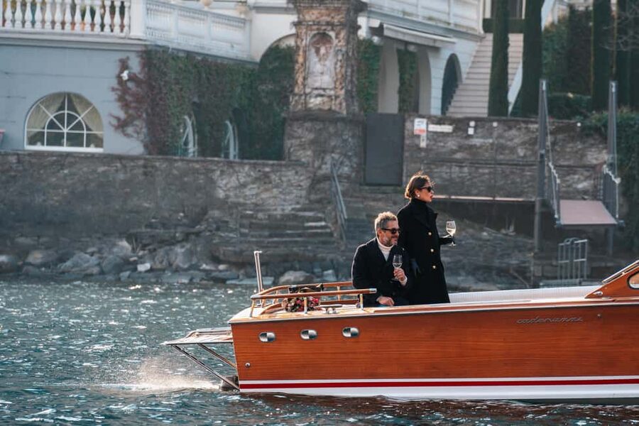 3 or 4 hours Classic Wooden Boat Tour with Prosecco - Who should choose the 3-hour or 4-hour cruise?