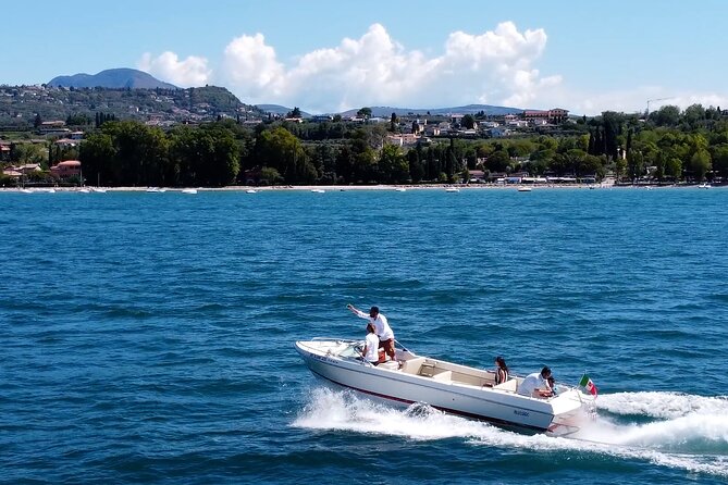 4-Hour Boat Tour on Lake Garda from Lazise - Bardolino and Cisano, with beaches in view