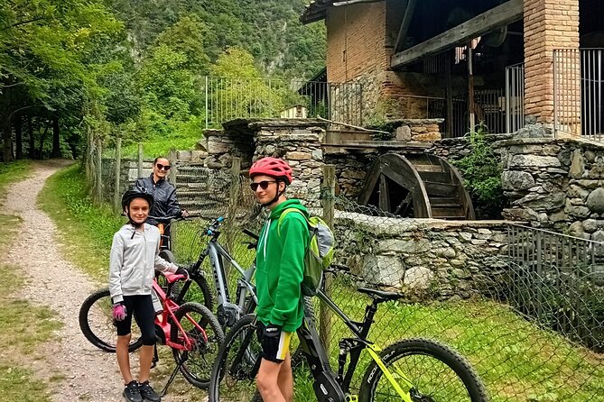 4-hour E-bike Tour of the Piccolo Mondo Antico in Lake Como - Lago di Piano Nature Reserve and its open scenery