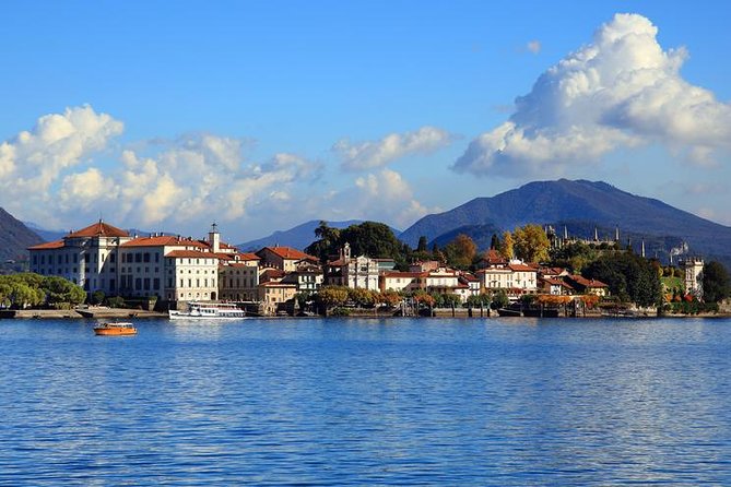 A special late afternoon tour of Borromean islands Isola Bella - Isola dei Pescatori, a short walk through an old village