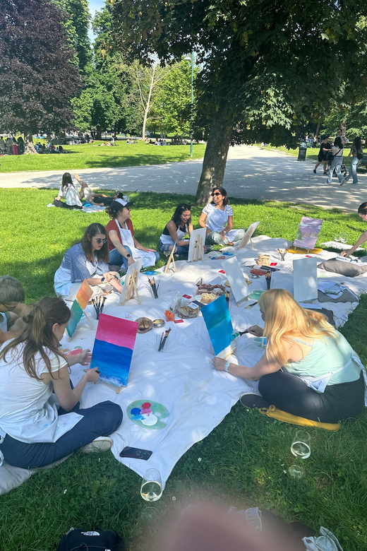 Art in the Park: Paint 'n Sip at Parco Sempione - Painting outdoors in Parco Sempione