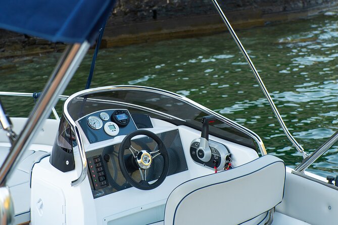 Be the Captain : Drive Your Own Boat on Lake Como - Communication, weather, and cancellation terms