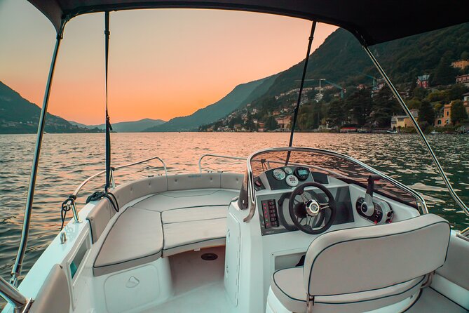 Be the Captain : Drive Your Own Boat on Lake Como - Starting in Como and getting ready to drive