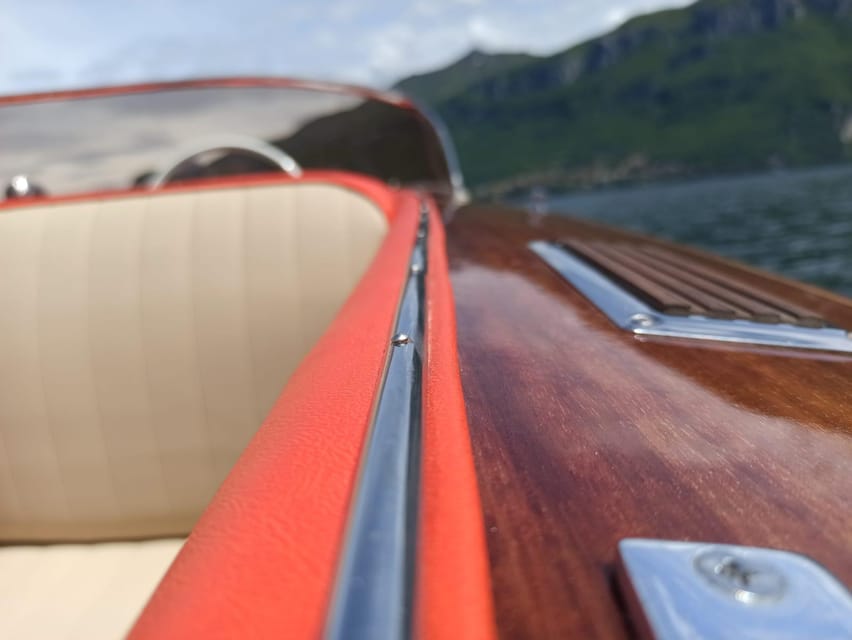 Bellagio/Menaggio: Private Trip on a Vintage Wooden Boat - Swimming and drinks on a private cruise
