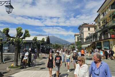 Bellagio & Varenna Full-day Tour on Lake Como by private boat
