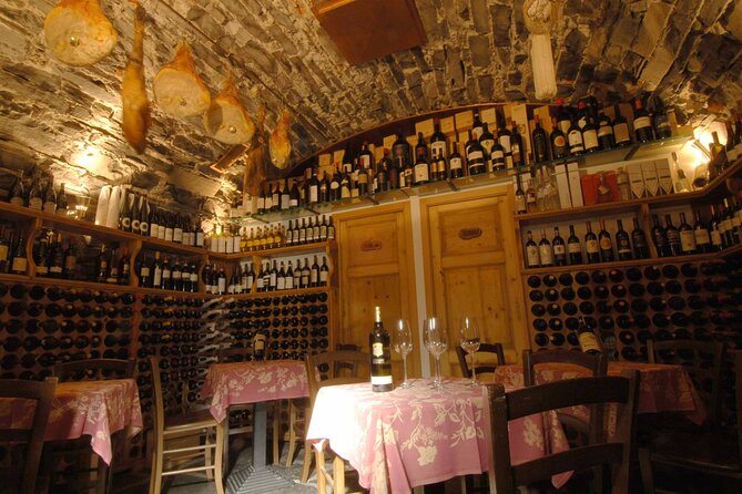 Bellagio Wine Tasting + Villa Melzi - What the small group of eight changes