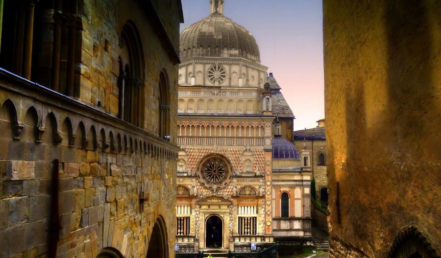 Bergamo: 2.5-Hour Private Upper Town Tour - Piazza Vecchia and the heart of the old city