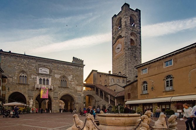 Bergamo: 2.5-hour private walking tour of the Upper Town - La Rocca and the first wide views