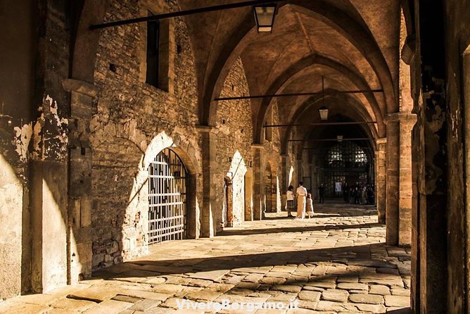 Bergamo private guided walking tour - San Michele al Pozzo Bianco and its 12th-century frescoes