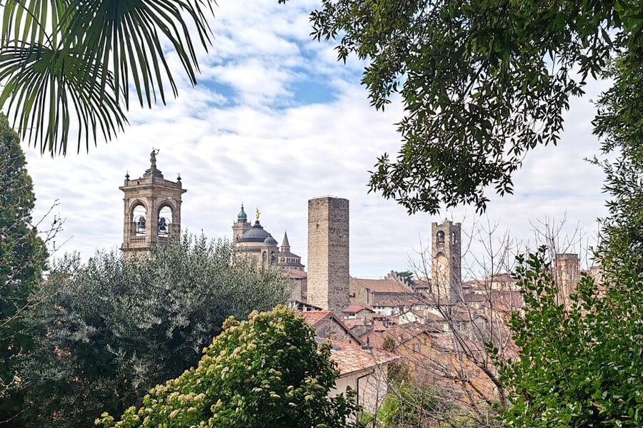 Bergamo: Upper Town Guided Tour with French-speaking Guide - Starting at the funicular in Piazza Mercato delle Scarpe