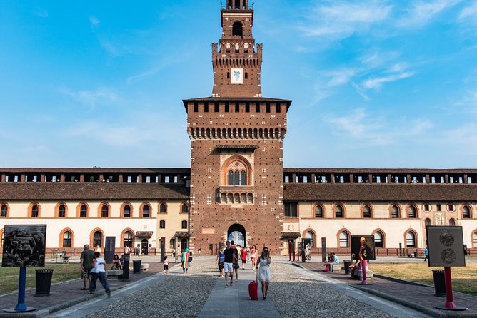 Best of Milan Small-group Walking Tour with Duomo visit - Piazza Affari and Milan’s sharp modern edge