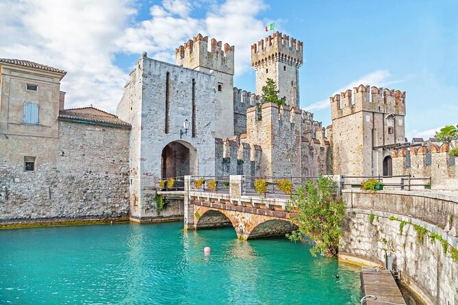 Boat Tour of Isola del Garda - Maria Callas’s former villa from the lake