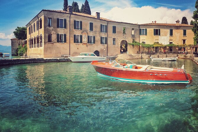 Boat Tour of Isola del Garda - Why the private boat format matters