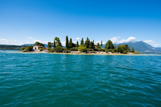 Boat Tour of the Islands of Lake Garda with Aperitif - The 45-minute stop at Isola di San Biagio