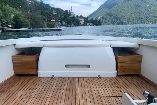 Boat tour on Lake Como 2 hours - Cernobbio and Como from the water