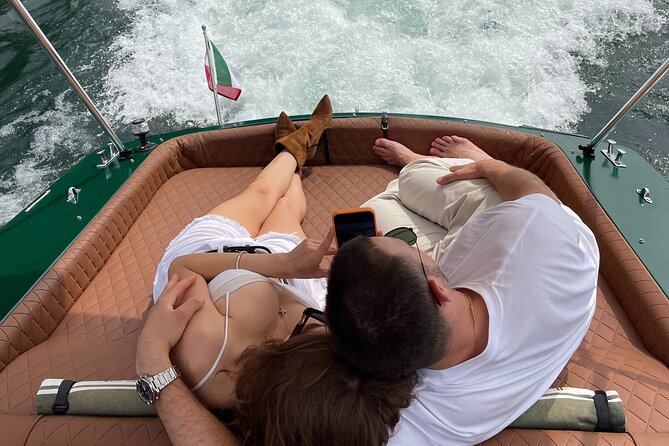 Boat tour on Lake Como - Como Dock to Cernobbio’s grand villas