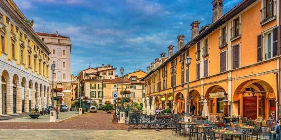 Brescia: Private Guided Walking Tour - The Ten Days and the identity of the lioness