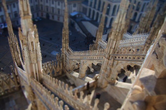 Cathedral & Skyline: Duomo di Milano Tour with Rooftop Access - A small group does not guarantee smooth handling