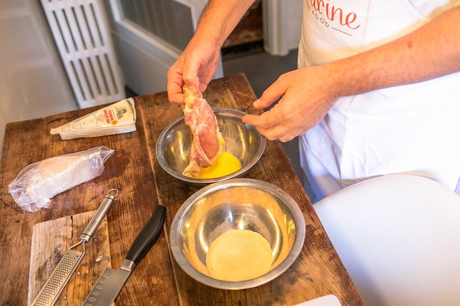 Cesarine: Cooking Class with tasting at Local's Home in Milan - Hosts who make the meal personal