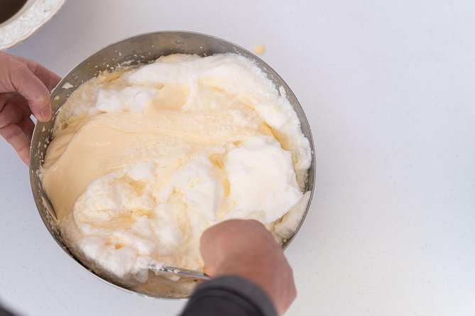 Cesarine: Small group Pasta and Tiramisu class in Varenna - Arriving in a Varenna home
