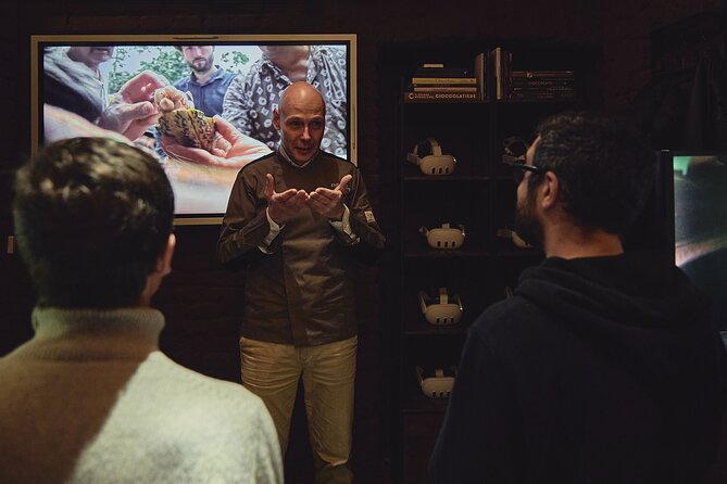 Chocolate Experience at La Fabbrica del Cioccolato in Milan - Starting with a Peruvian cacao plantation in VR 360