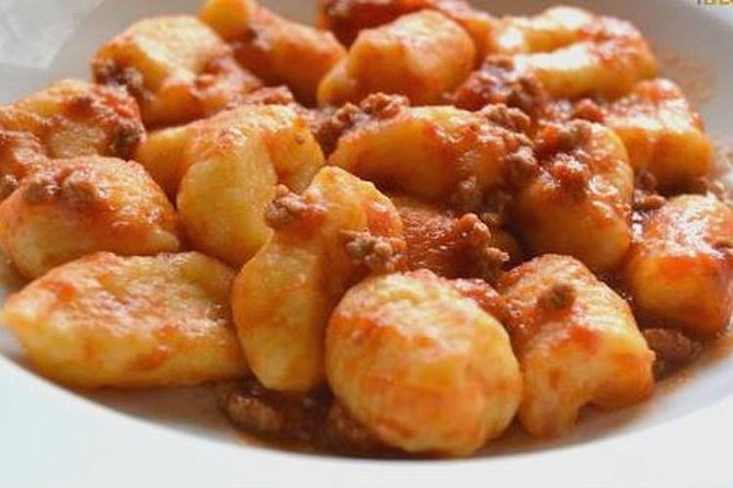Choose three recipes to cook from all the traditional cuisine - A practical route to Via Mantova 19