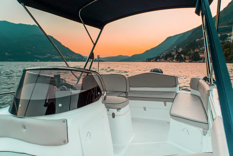 Como: 2-Hour Boat Rental on Lake Como - Villa d’Este, Villa Pizzo, and Villa Erba from the lake