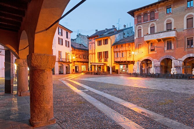 Como, Bellagio & Lugano Day Tour with Lake Cruise - Como: an elegant first look at the lake