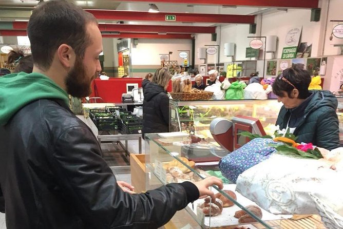 Como Food Tour and the Farmers Market - Cheese, charcuterie, and wine
