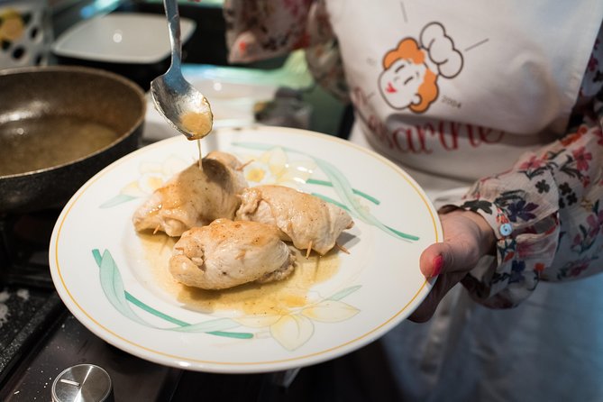 Como: Home Dining & Live Show Cooking with a Local by Cesarine - A local kitchen instead of a restaurant table