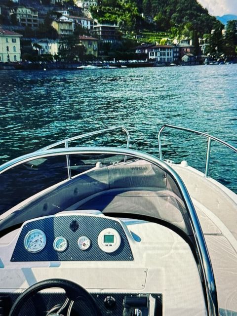 Como Lake: 1h boat rental without license and self-driving - Seeing George Clooney’s Home from the Water