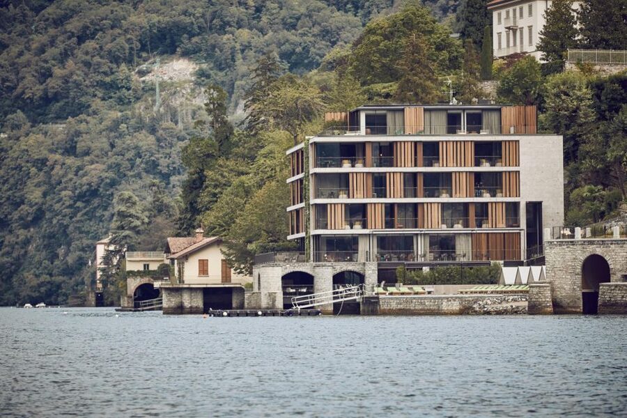 Como: Luxury Boat Tour on Lake Como - Moltrasio and Laglio: quieter shoreline views