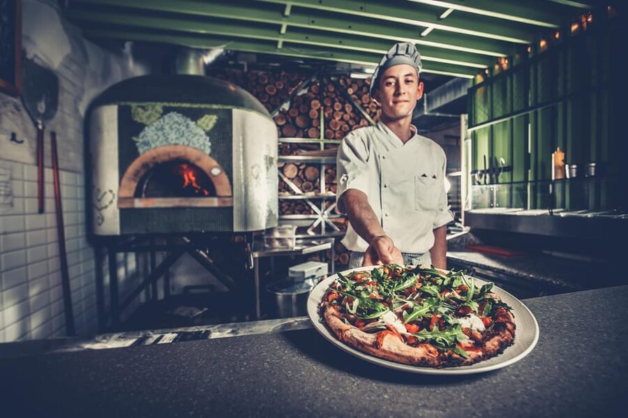 Como: Premium Pizza-Making Class at a Pizzeria - Eating together with wine, beer, and limoncello