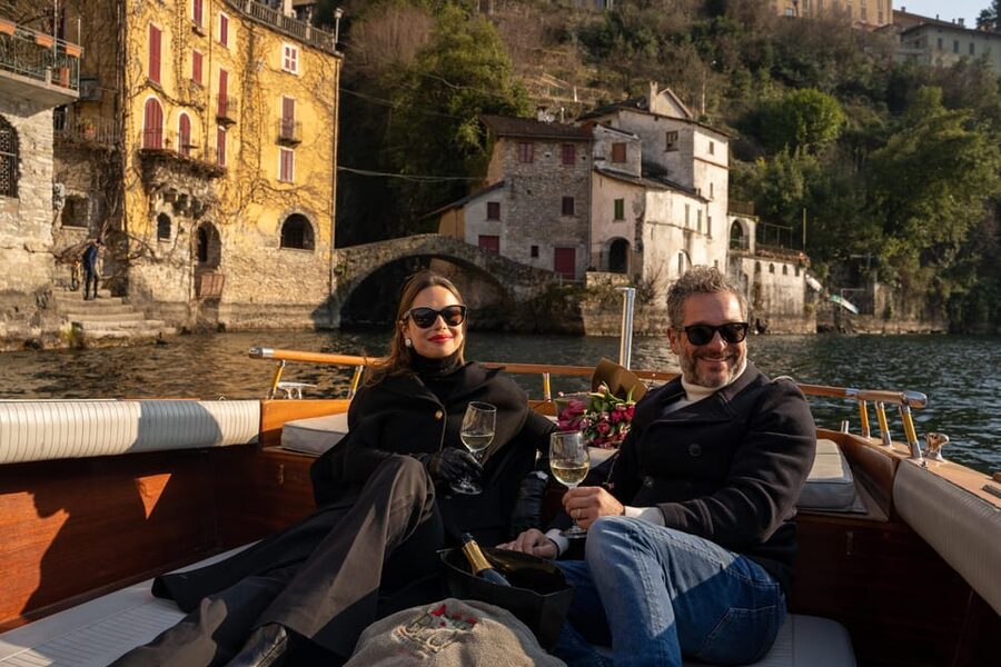 Como: Private Classic Wooden Boat Tour with Prosecco - Leaving Como from Lungo Lario Trieste