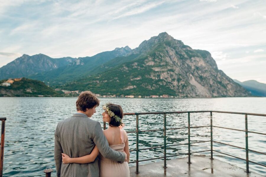 Como: Private Photoshoot with Post-Editing - Duomo Square and Como’s architectural setting